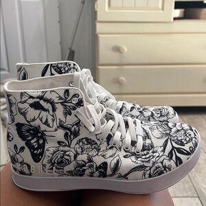 NOBULL White Floral High-Top Sneakers women’s size 9 like new